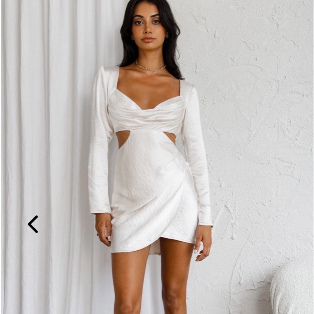 SHAKEN NOT STIRRED CUT-OUT WAIST LONG SLEEVE PLEAT MINI DRESS CHAMPAGNE